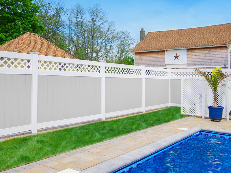 Photo of a vinyl Iowa residential fence