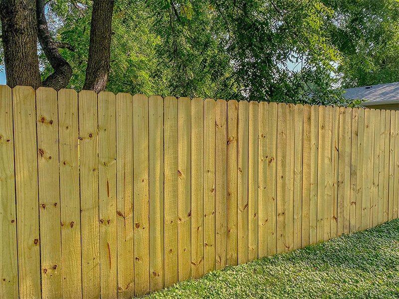 Grundy Center IA stockade style wood fence